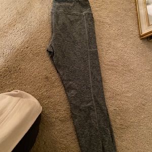 NEVER WORN ATHLETIC LEGGING